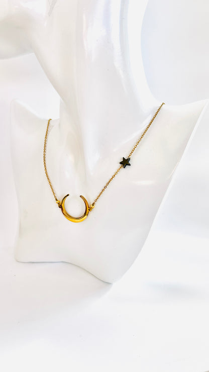 "Destellos Celestiales: Collar de Media Luna y  un destello de Estrella " - K.Beloved LLC