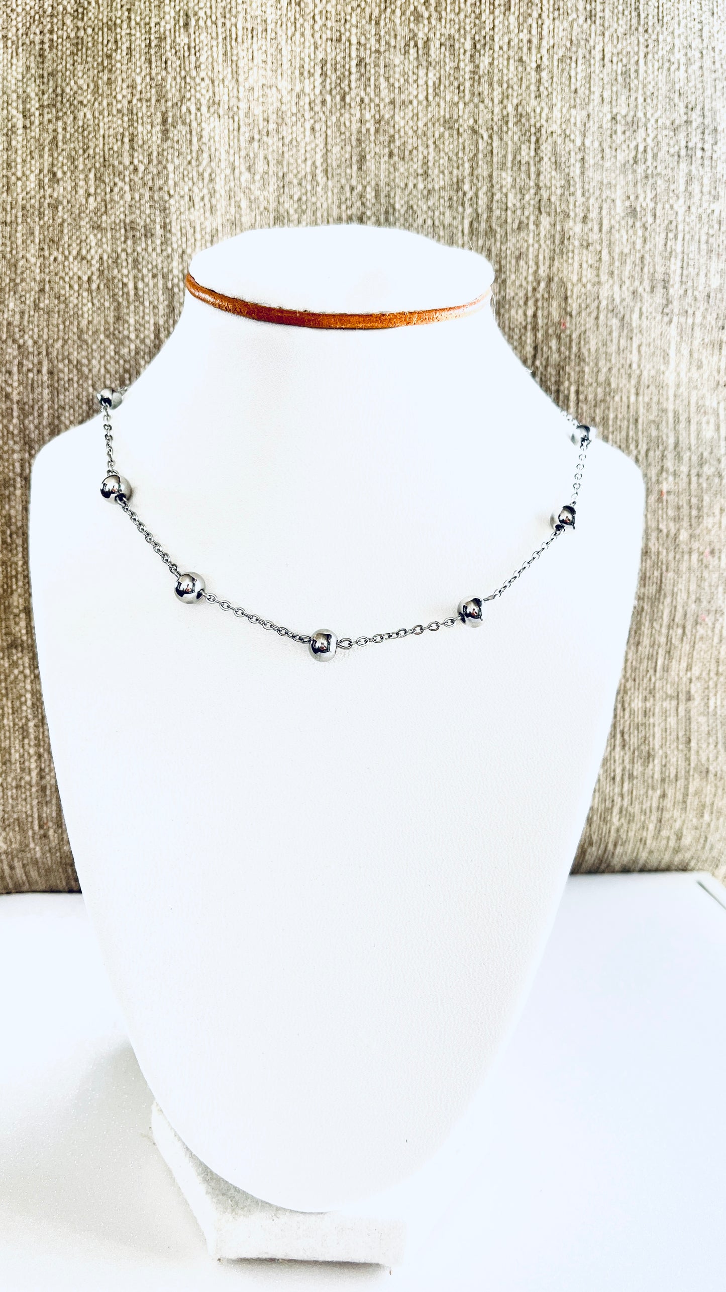Elegancia que se Lleva en la Espalda: Collar en Acero Inoxidable para Escotes Únicos - K.Beloved LLC