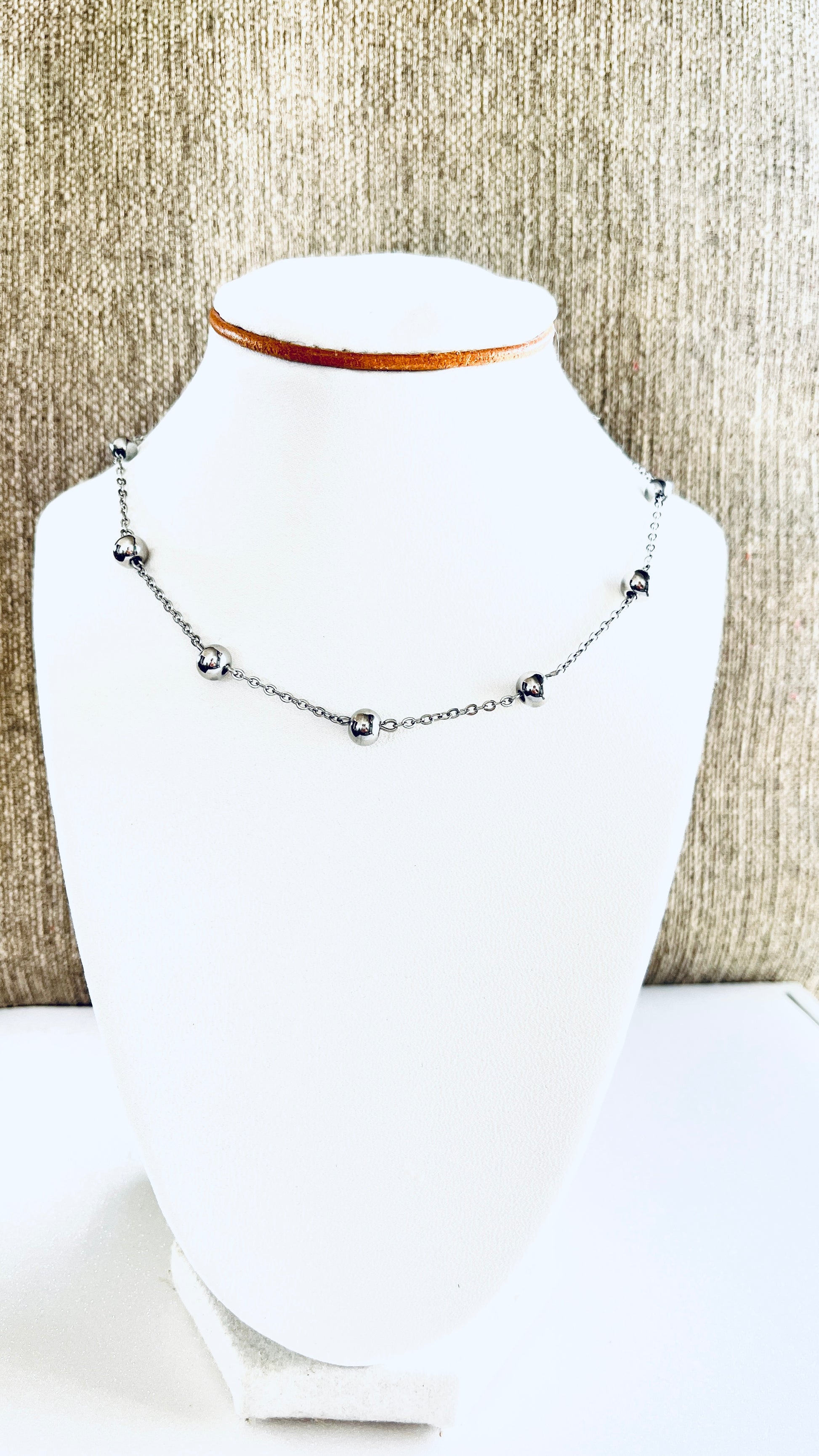 Elegancia que se Lleva en la Espalda: Collar en Acero Inoxidable para Escotes Únicos - K.Beloved LLC