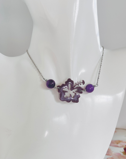 Collar en Acero Inoxidable  Flor Maga en Resina Violeta y Cuarzo Violeta - K.Beloved LLC