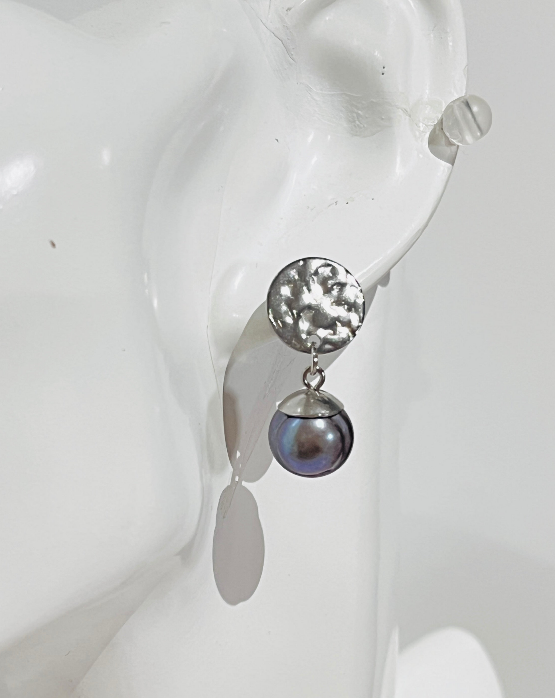 Delicado Aretes de Perlas Tahiti - K.Beloved LLC