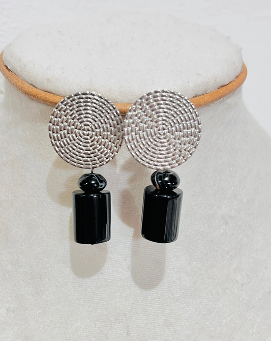 Aretes Bohemio redondo en Acero Inoxidable con Piedra Agate Negro en forma de Cilindro - K.Beloved LLC