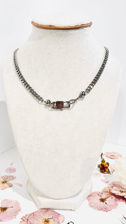 ¡Añade versatilidad a tu joyero con nuestra cadena cubana y dije de Corazón en Concha ,intercambiable ! - K.Beloved LLC