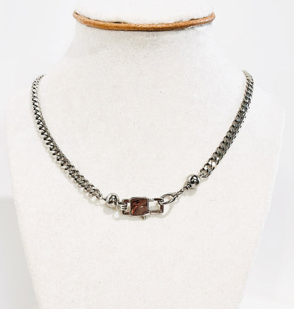¡Añade versatilidad a tu joyero con nuestra cadena cubana y dije de Corazón en Concha ,intercambiable ! - K.Beloved LLC