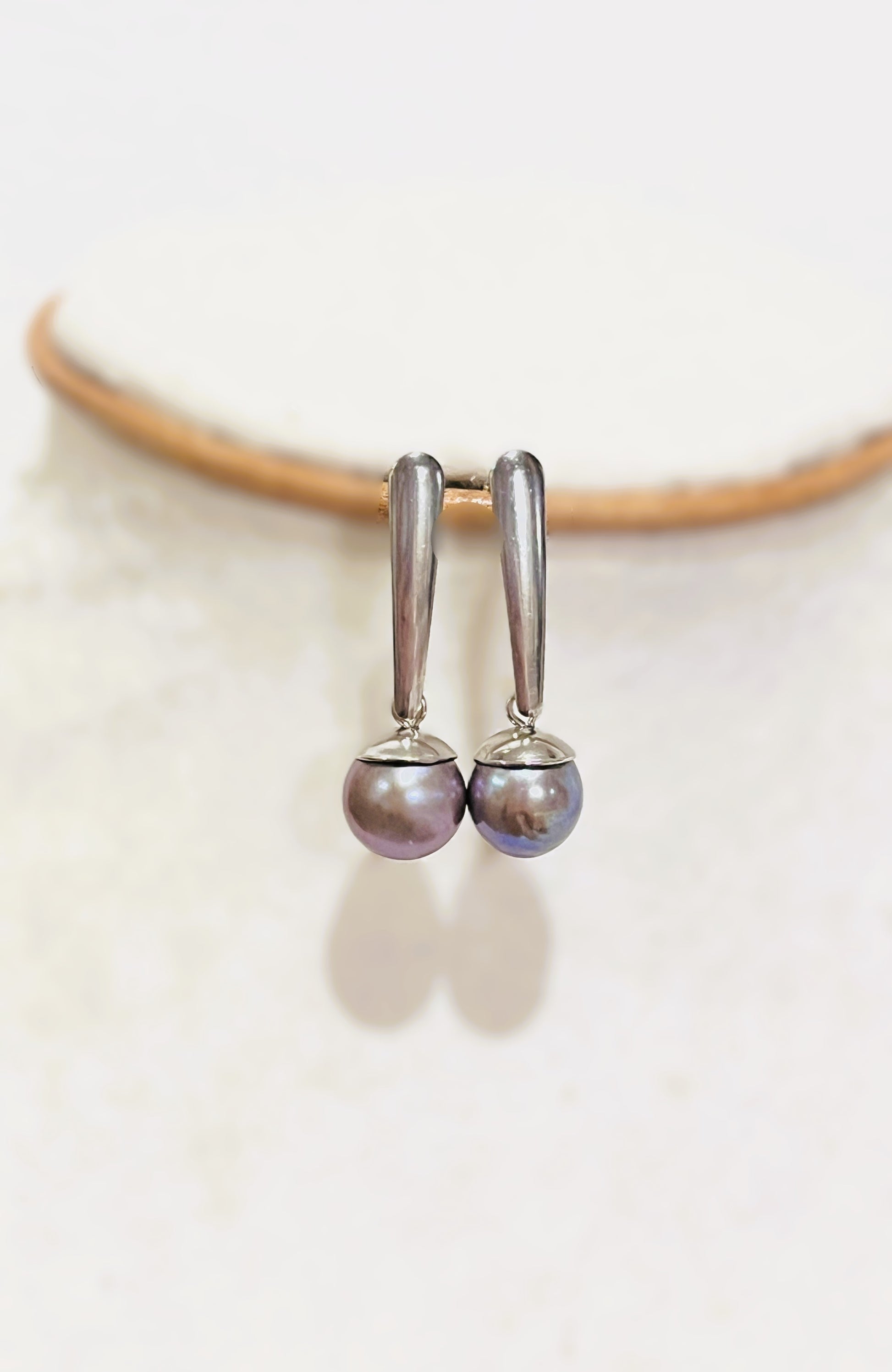 Aretes en Acero Inoxidable Perlas Tahiti - K.Beloved LLC