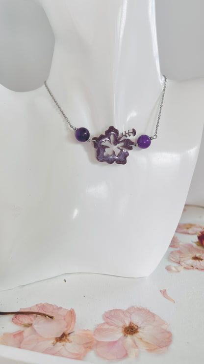 Collar en Acero Inoxidable  Flor Maga en Resina Violeta y Cuarzo Violeta - K.Beloved LLC