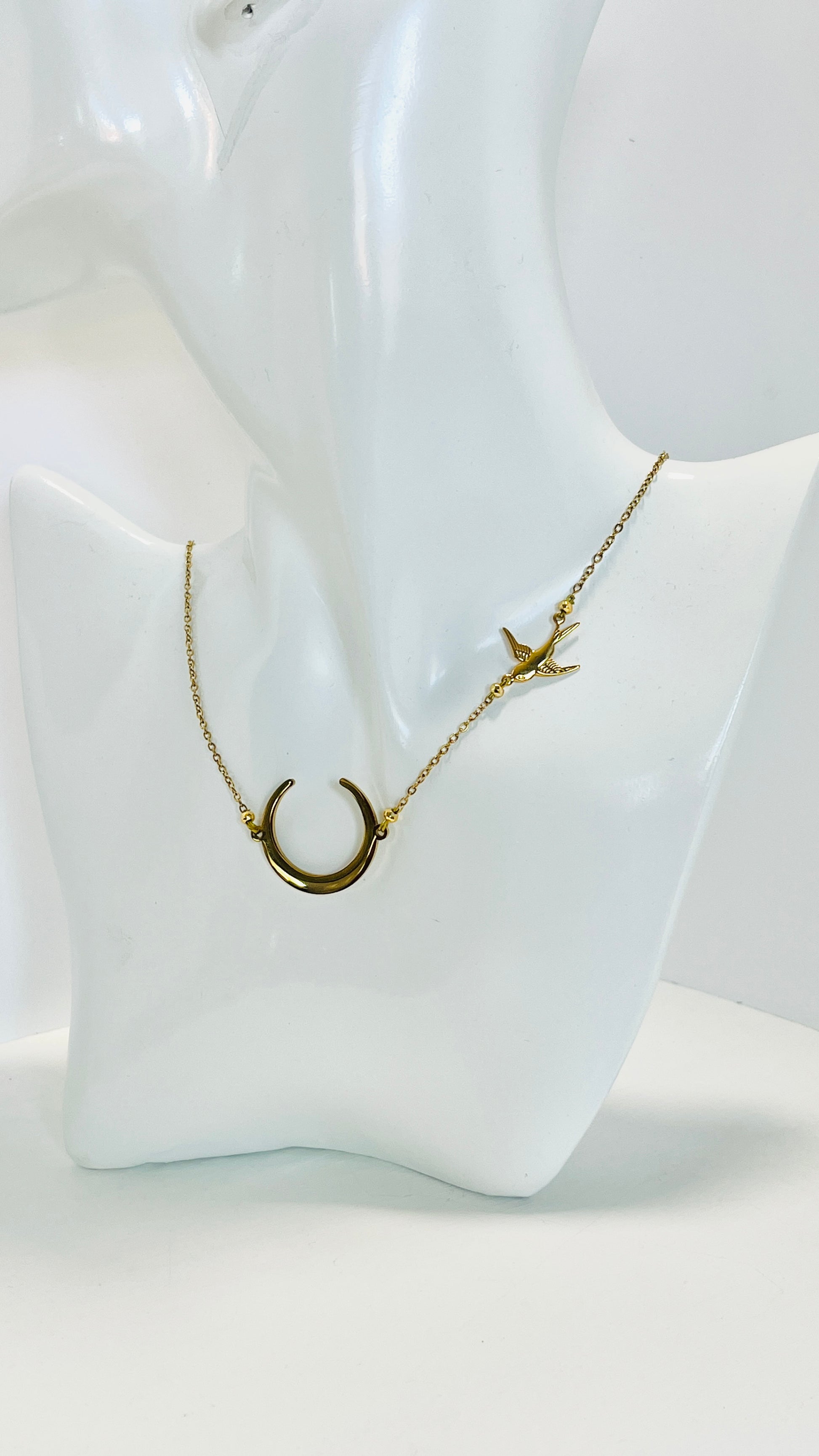 "Danza Nocturna" Collar de Media Luna y Colibrí en Acero Inoxidable" - K.Beloved LLC