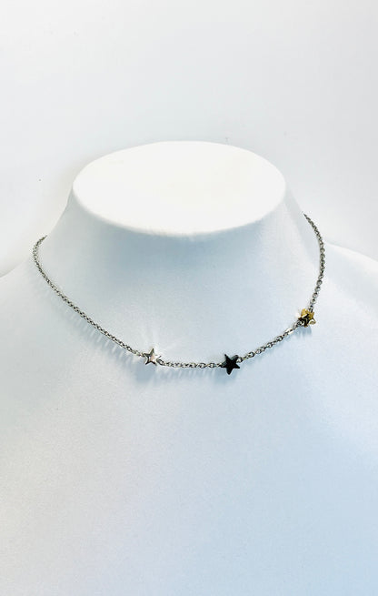 "Trío Estelar: Collar de Acero Inoxidable con Estrellas Tricolor - K.Beloved LLC