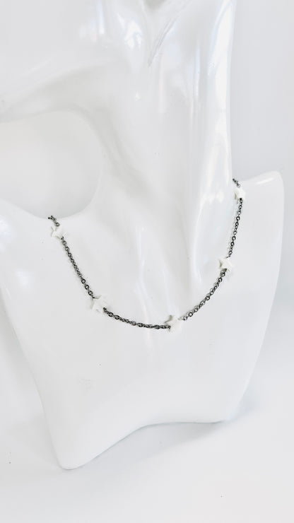 "Encanto Estelar: Collar de Acero Inoxidable con Brillantes Estrellas Blancas" - K.Beloved LLC