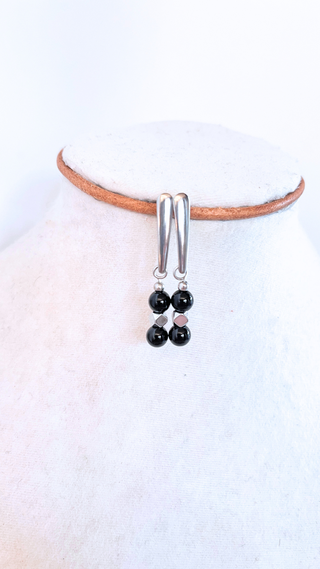 Diseño Unico en Collar y Aretes en Acero inoxidable con hermosas Piedras Ágata Negra - K.Beloved LLC