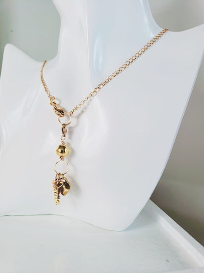 Collar en Acero Quirurgico con Dije Desmontable , con el nombre "MAMA"