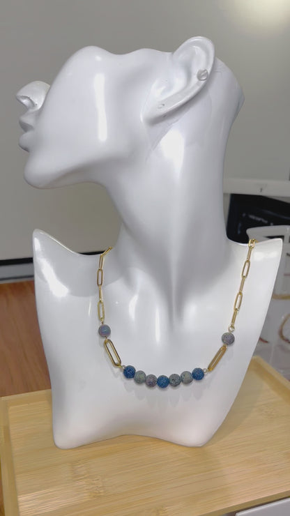 Collar  de eslabón en Acero Inoxidable con Piedra de Lava Rock Azul y Tornasol