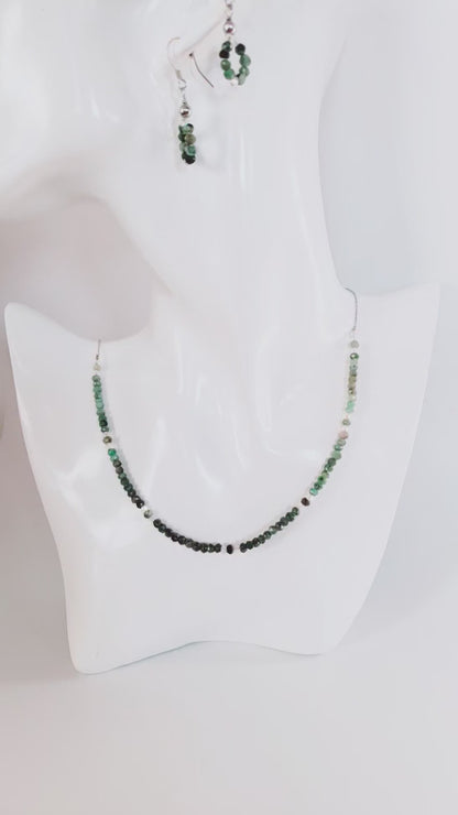 Elegancia Natural: Collar y Aretes en Plata 925 con Esmeraldas Genuinas