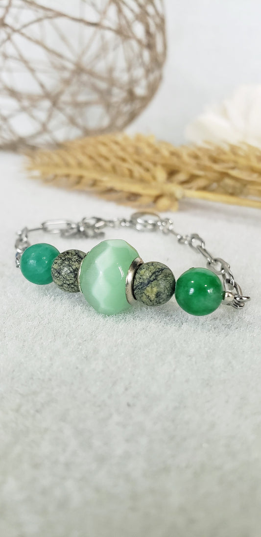 Green Cat's Eye Glass Bead Bracelet for woman
